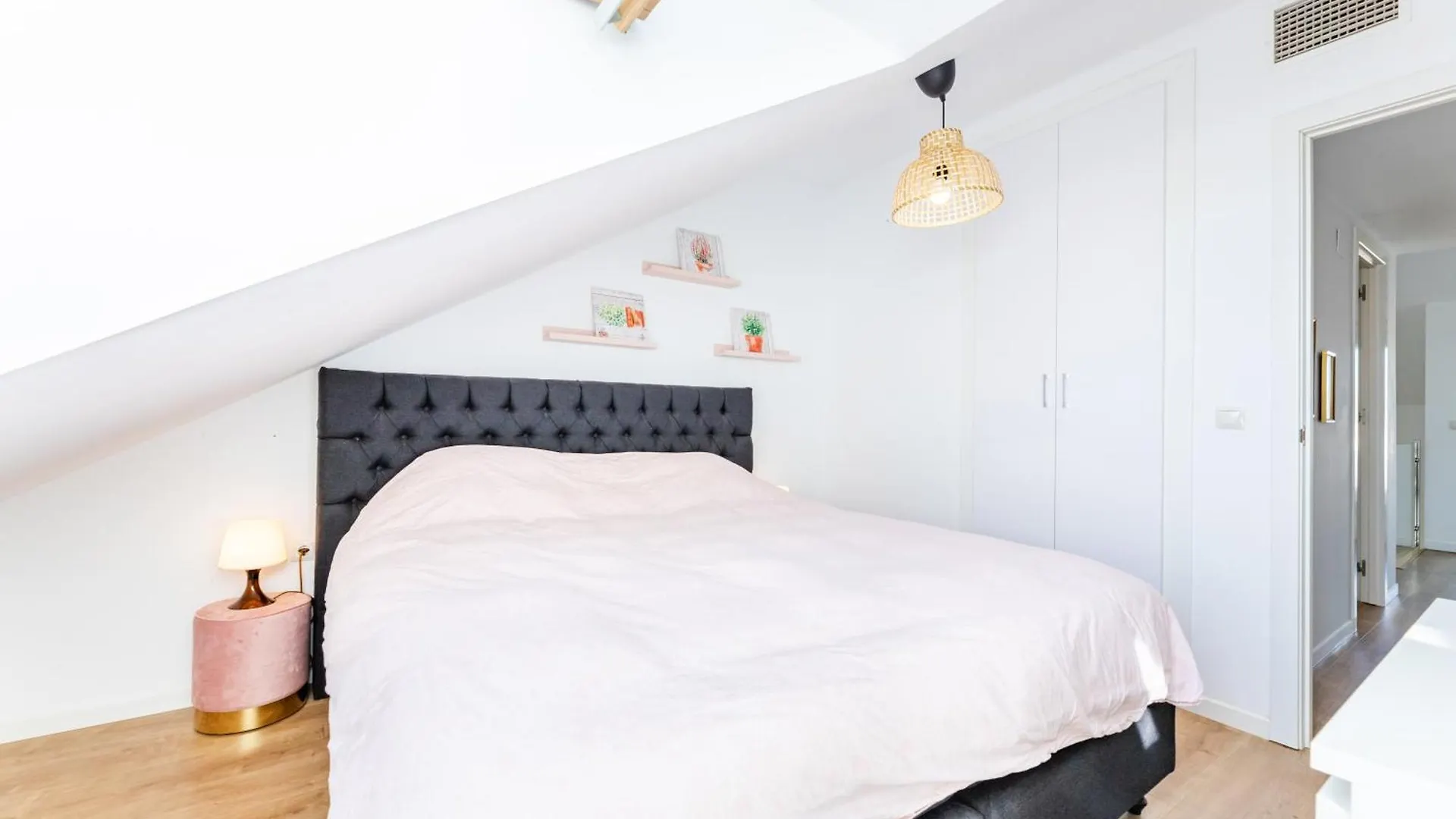 Stylish 4Bd Apt With Pool Access & Nearby Beach 베날마데나코스타 스페인