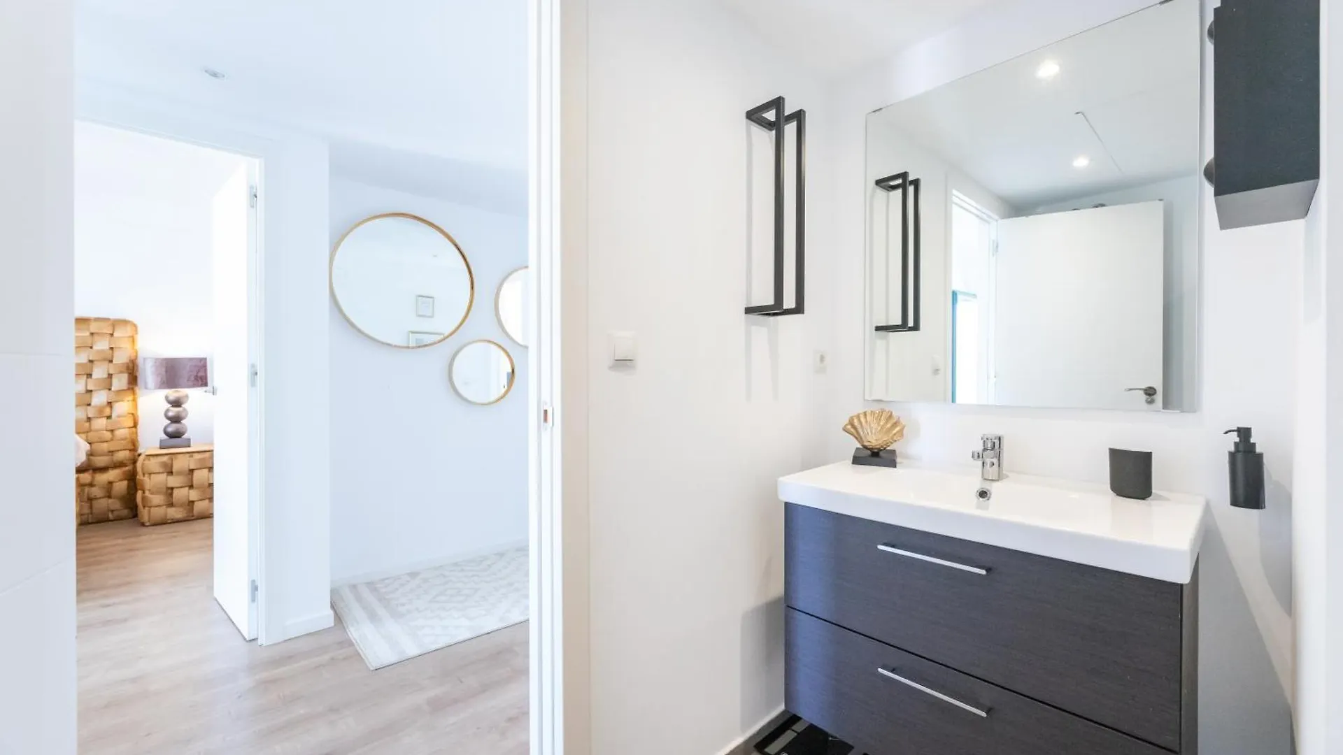 아파트 Stylish 4Bd Apt With Pool Access & Nearby Beach 베날마데나코스타