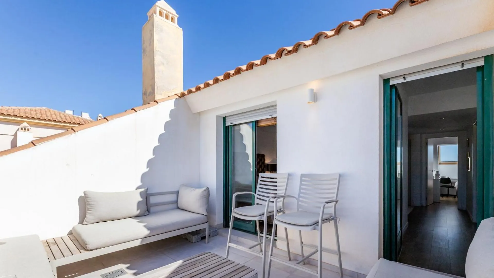 Lejlighed Stylish 4Bd Apt With Pool Access & Nearby Beach Benalmádena Spanien