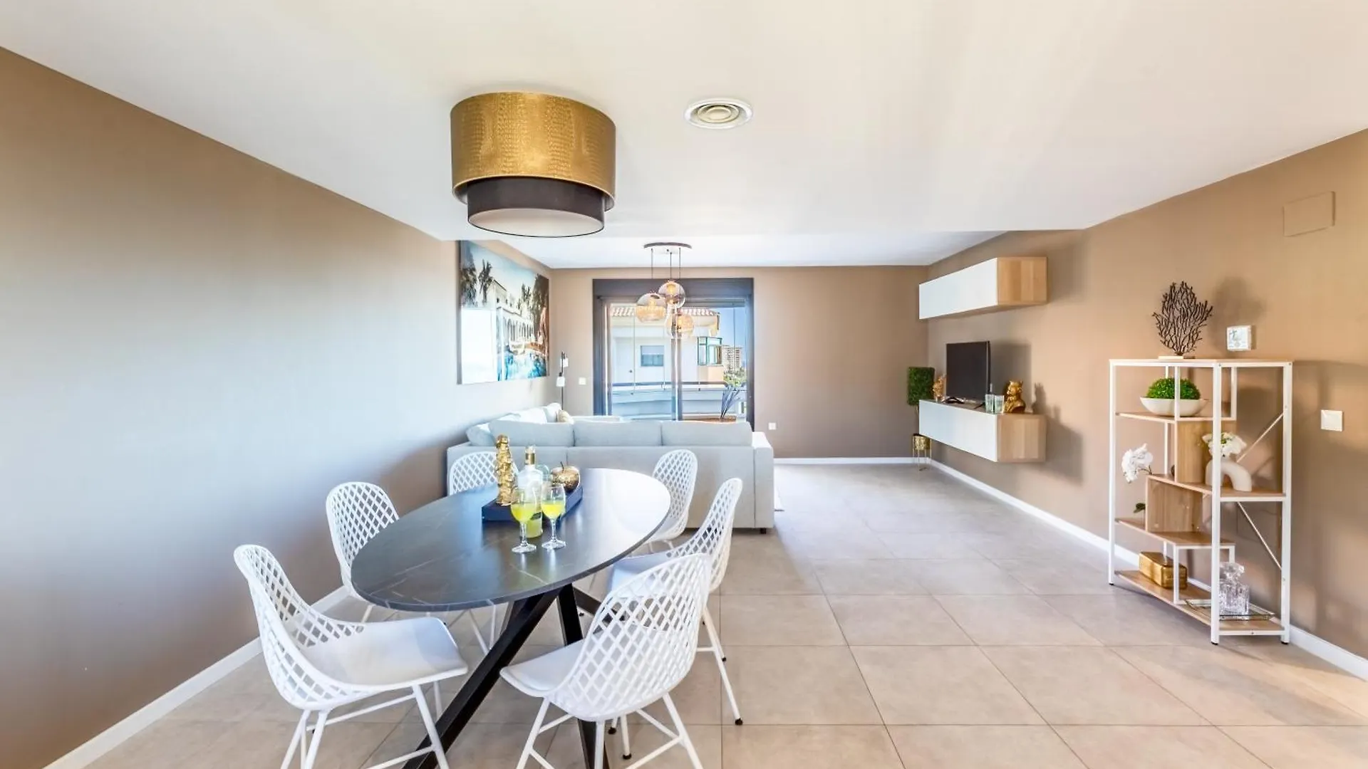 Apartment Stylish 4Bd Apt With Pool Access & Nearby Beach Benalmadena