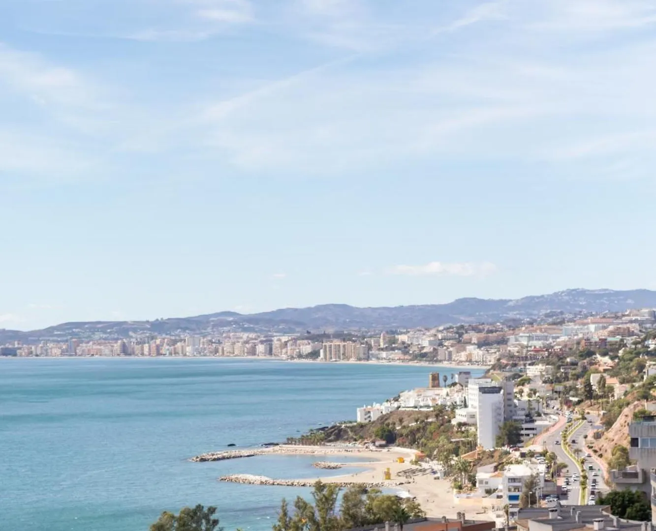 Stylish 4Bd Apt With Pool Access & Nearby Beach Benalmadena 0*,  Spain