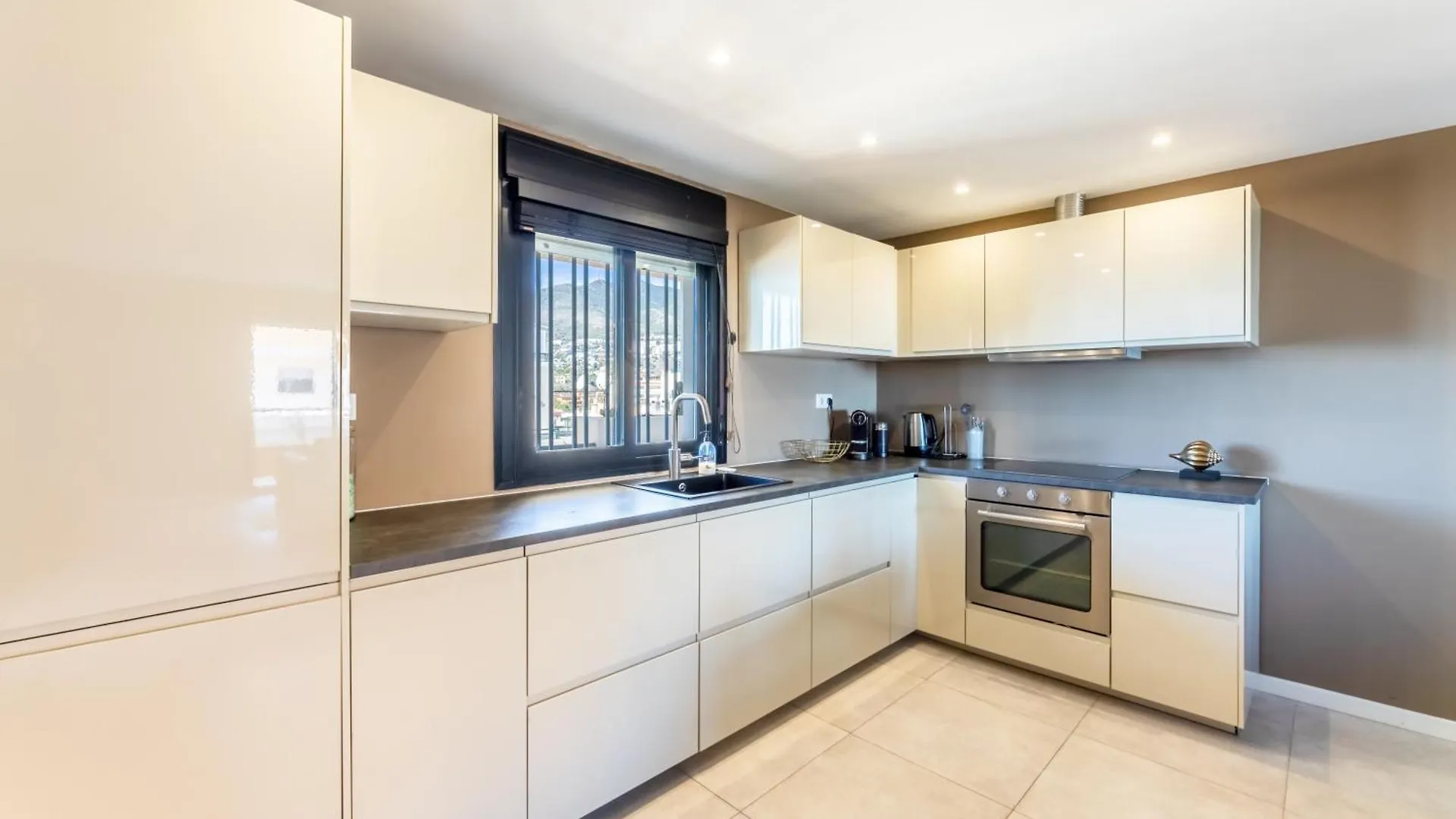 Apartment Stylish 4Bd Apt With Pool Access & Nearby Beach Benalmadena Spain