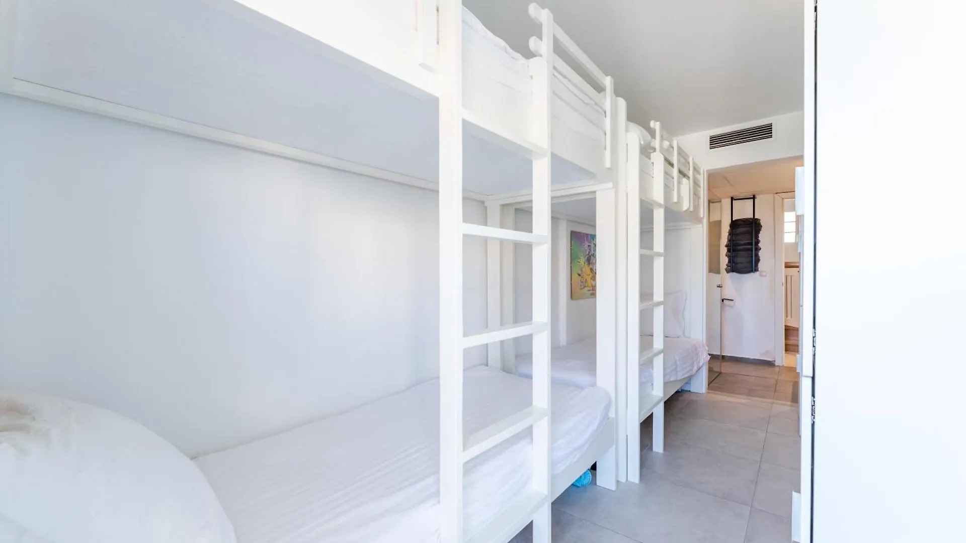 Stylish 4Bd Apt With Pool Access & Nearby Beach Benalmadena Spain