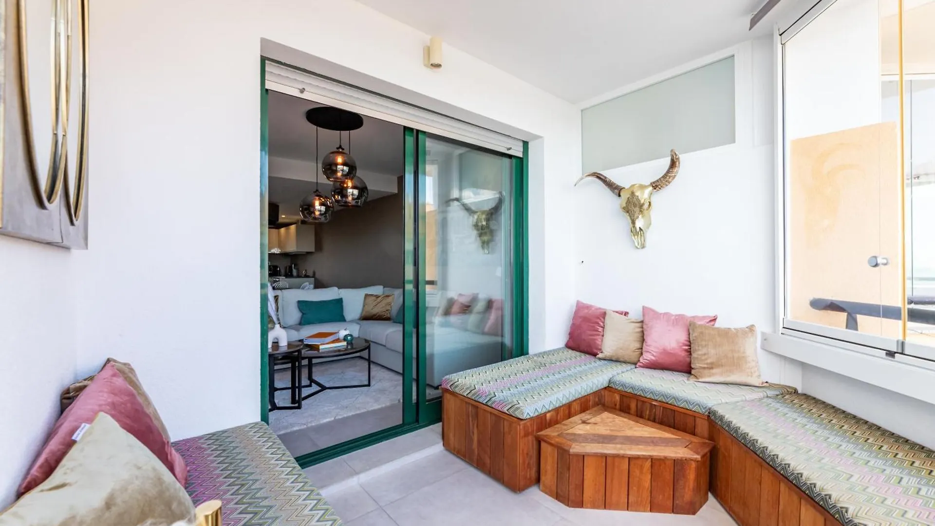 Stylish 4Bd Apt With Pool Access & Nearby Beach Benalmadena 0*,  Spain