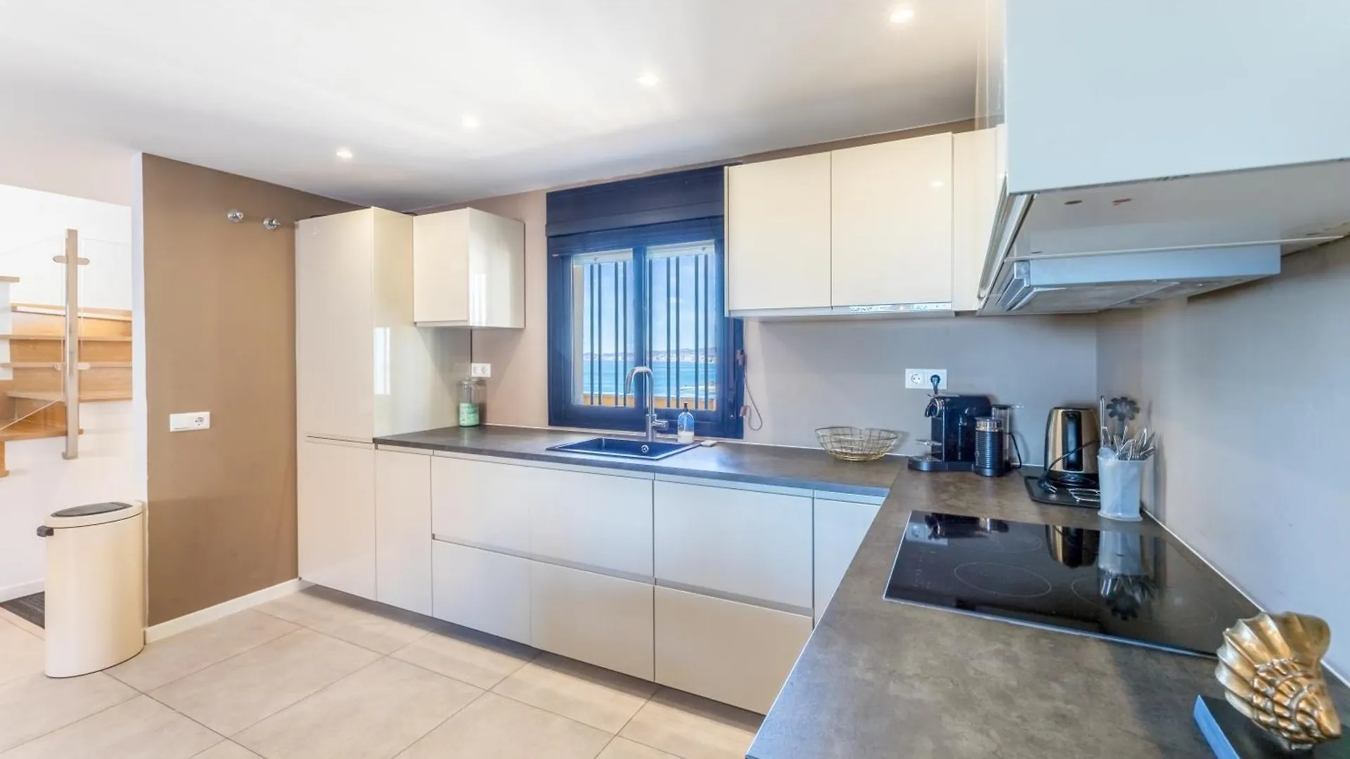 Stylish 4Bd Apt With Pool Access & Nearby Beach Benalmadena