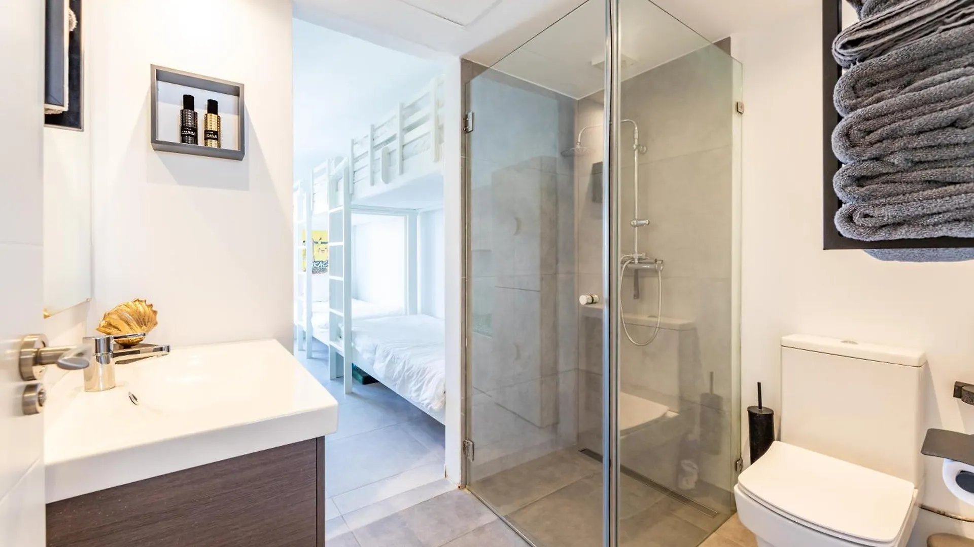 Apartment Stylish 4Bd Apt With Pool Access & Nearby Beach Benalmadena