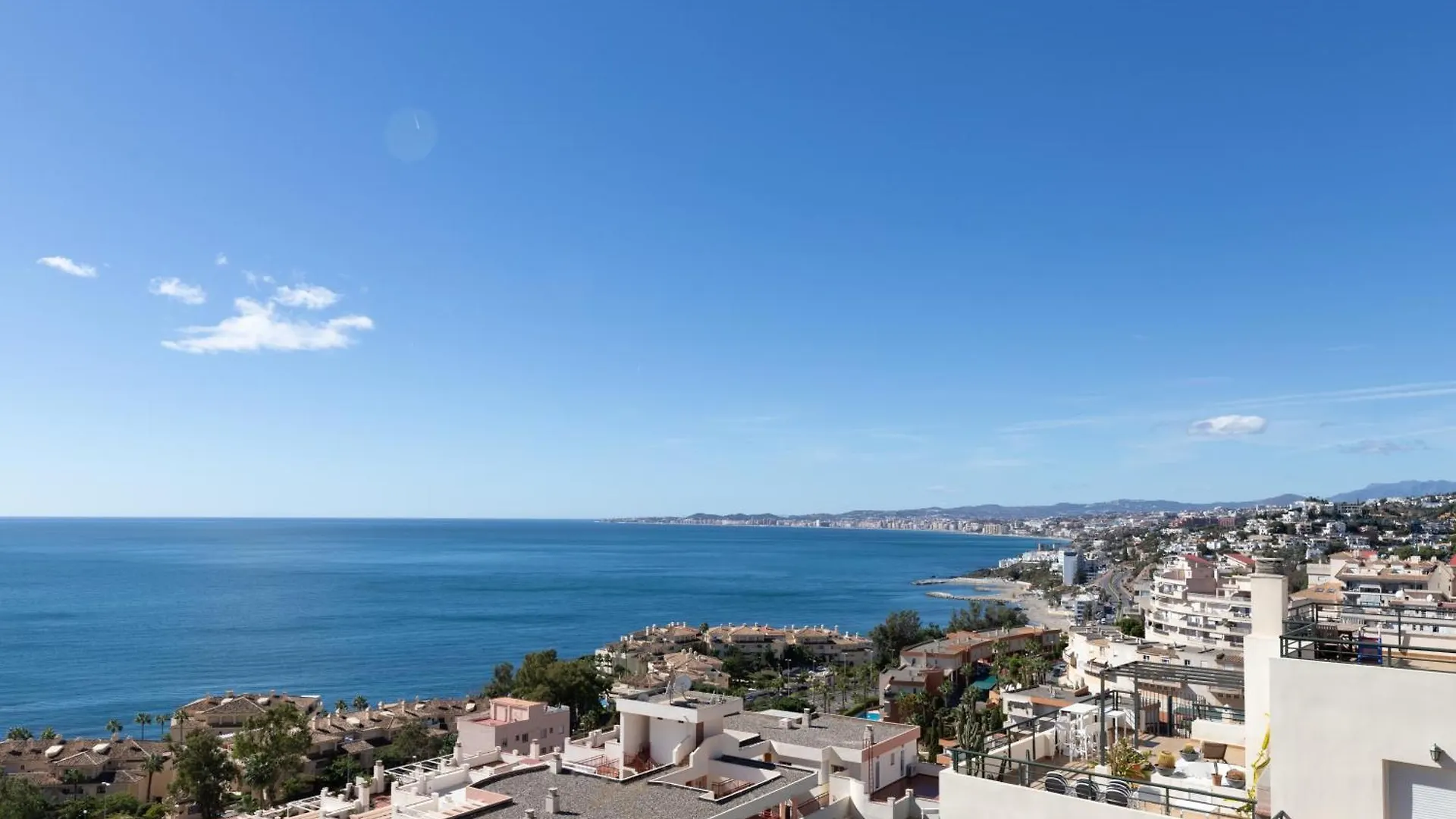 Stylish 4Bd Apt With Pool Access & Nearby Beach Benalmadena 0*,  Spain