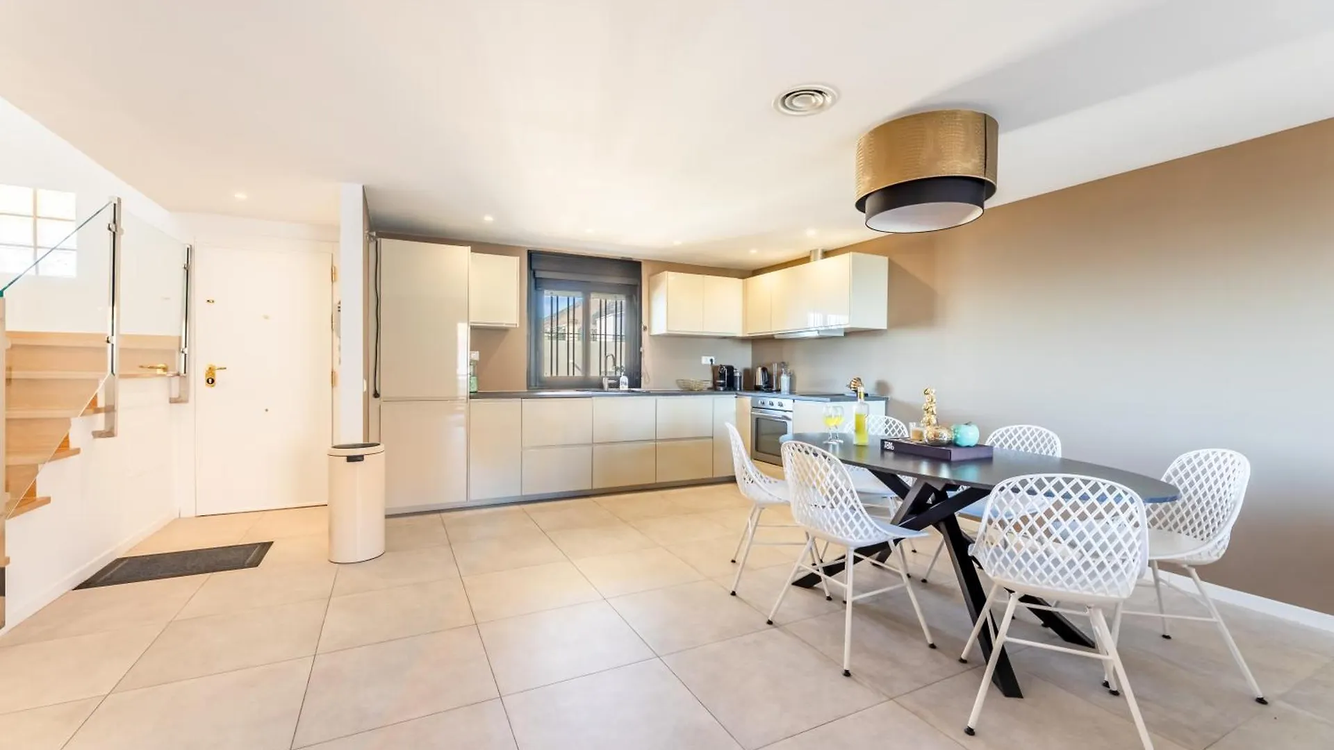 Apartment Stylish 4Bd Apt With Pool Access & Nearby Beach Benalmadena