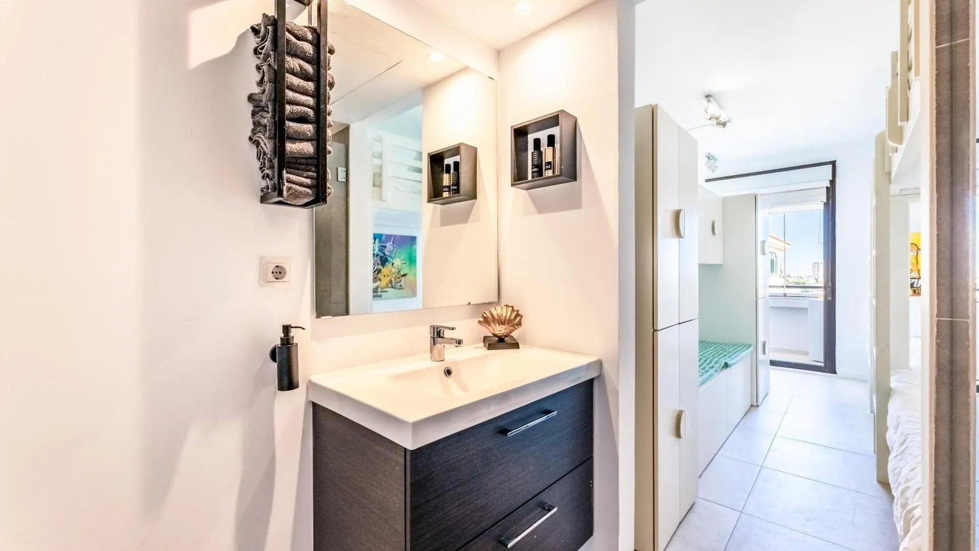 Stylish 4Bd Apt With Pool Access & Nearby Beach Benalmadena