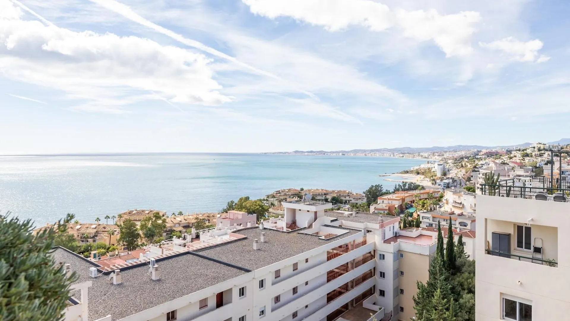 Stylish 4Bd Apt With Pool Access & Nearby Beach Benalmadena Apartment